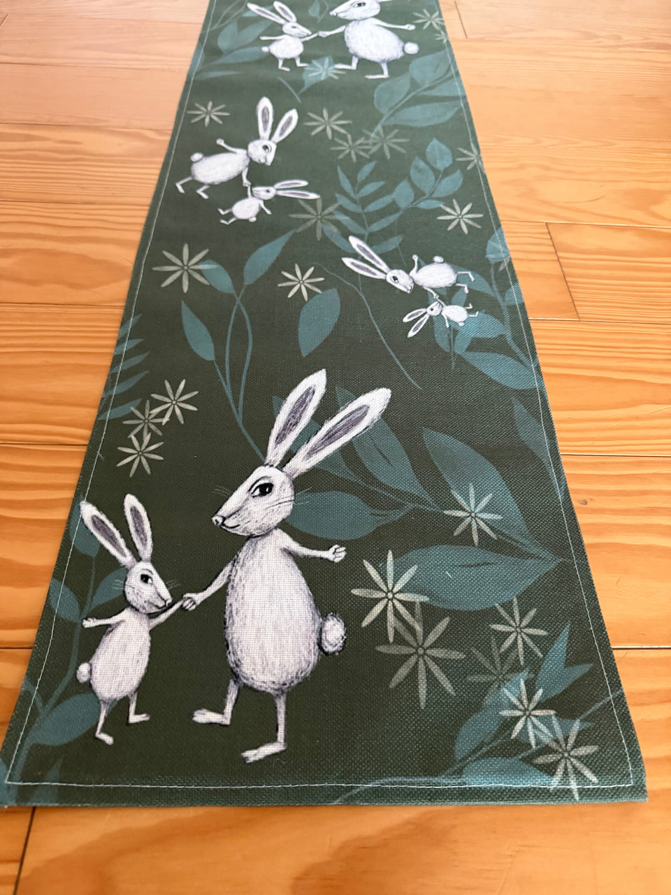 Caminho de Mesa Coelhos Verde